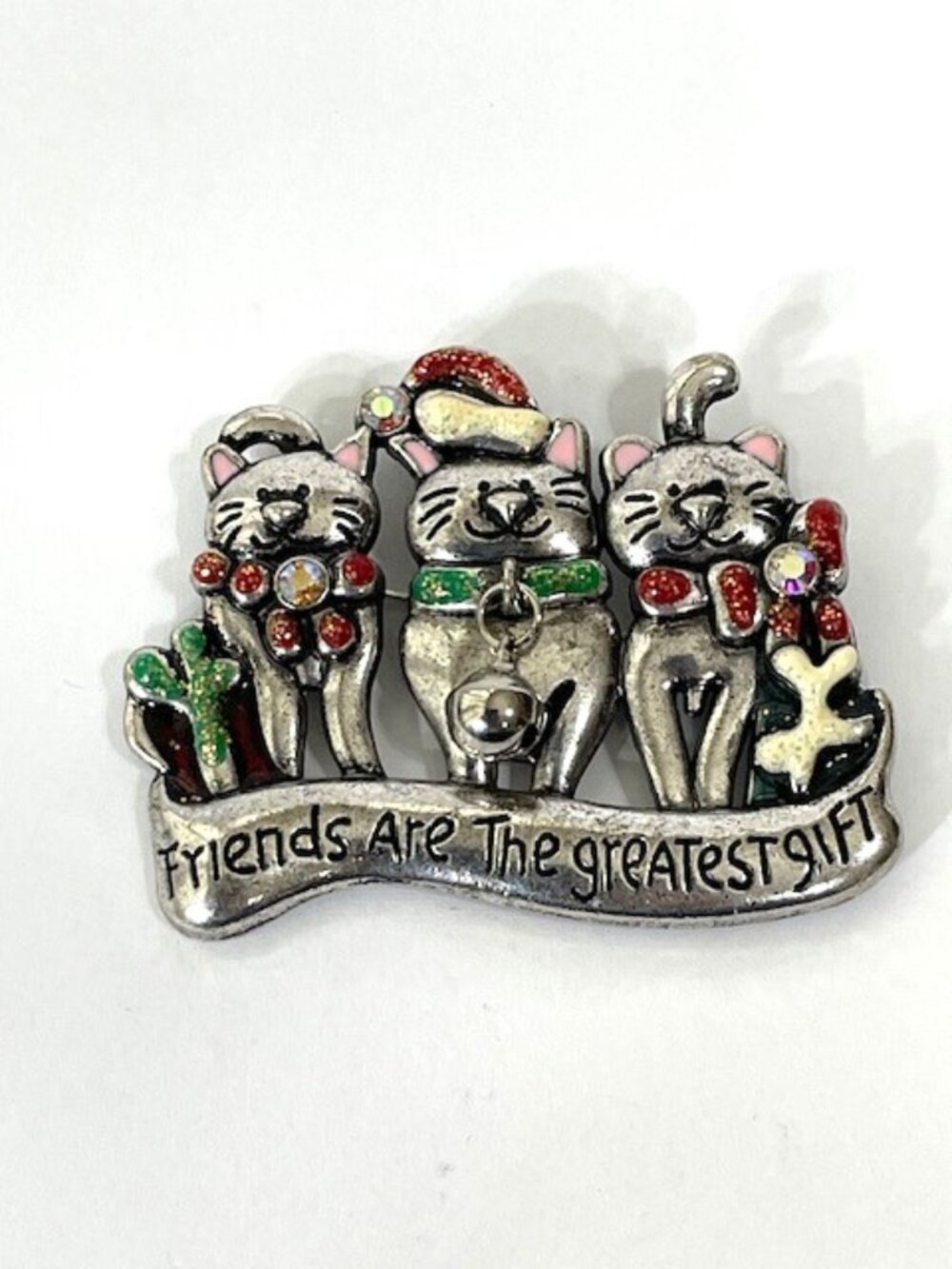 Silvertone three cat brooch. "Friends are the greatest gift"